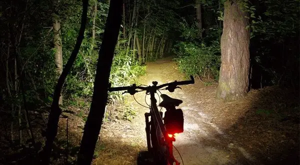 Svetlomety na bicykel - kritériá výberu svetlometov na bicykel